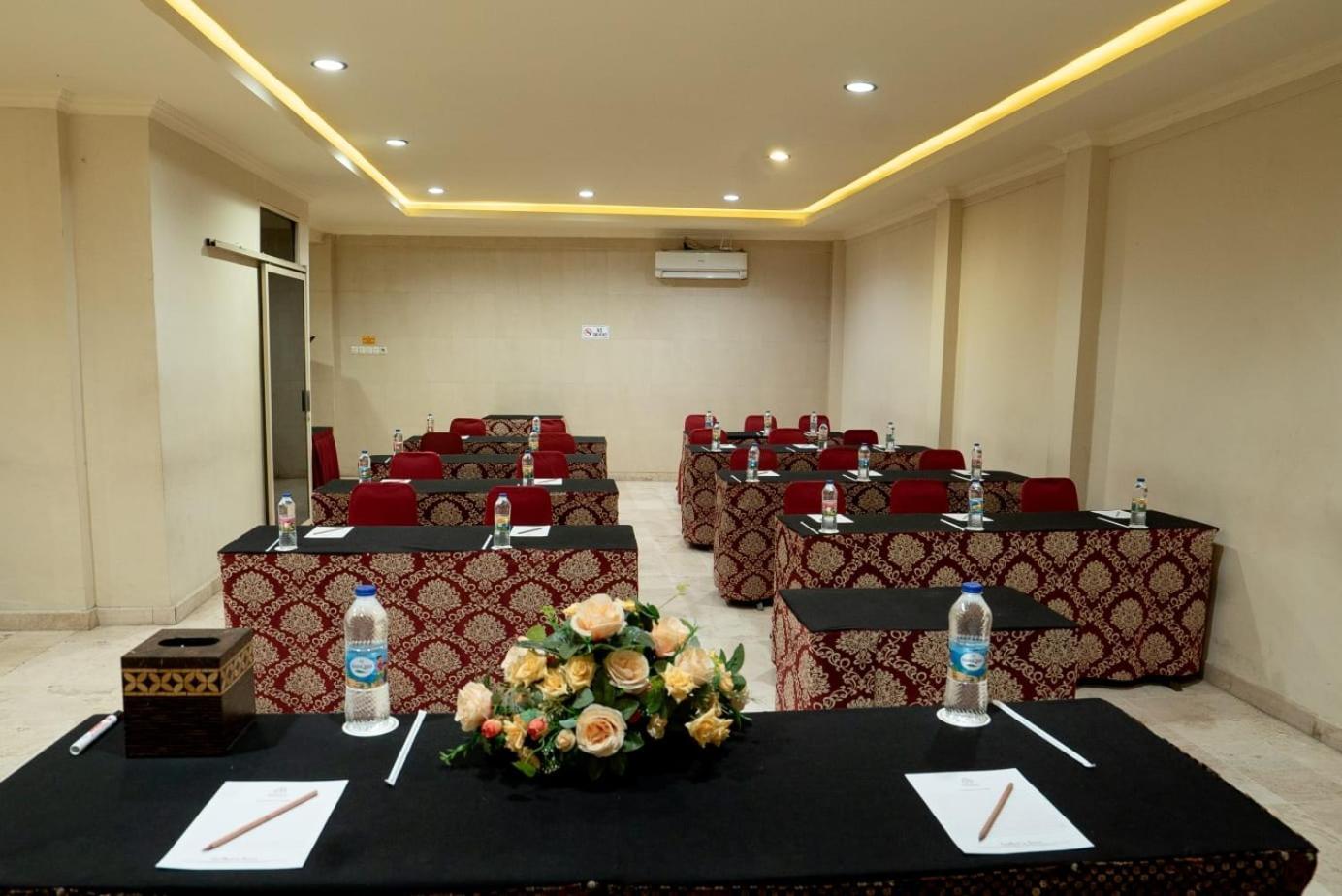 Hotel Indah Palace Yogyakarta Exteriér fotografie